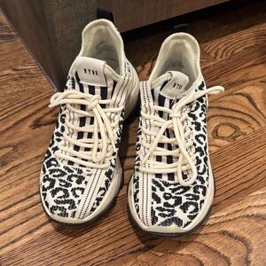 Steve Madden Black and Cream Patterned Sneakers